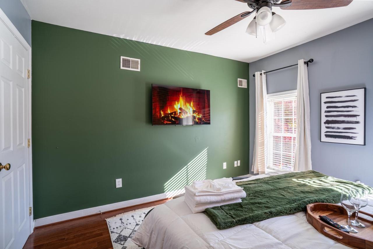 Cozy Townhouse Downtown W/ Game Room & Rooftop Baltimore Exterior foto